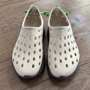 Kids Kanes c13 beige and speckled bottom Perforated Slip-On Shoes